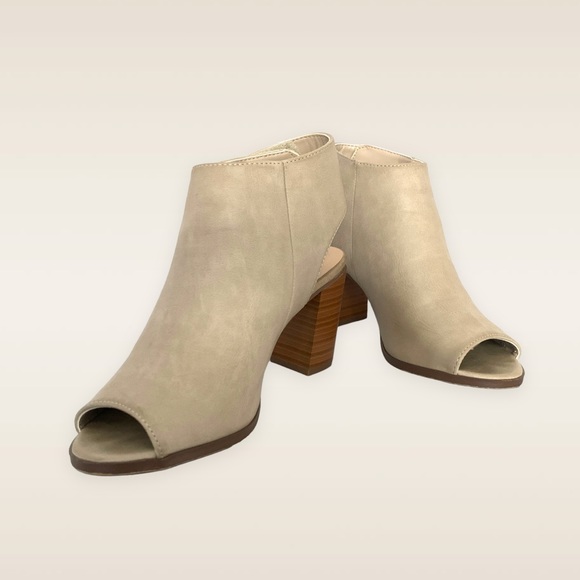 Spring Summer Chic Casual Leather Peep Toe Heel Booties in Beige Brown (US/CA 6) - Picture 8 of 9